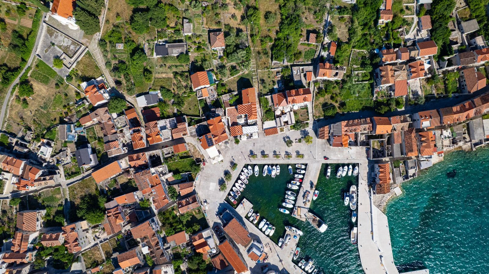 Konoba Roko, Prvić_fotografija iz zraka